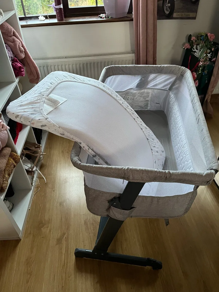 baby cot - Image 2