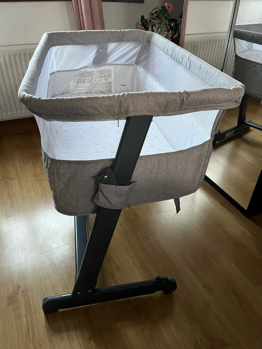baby cot - Image 4