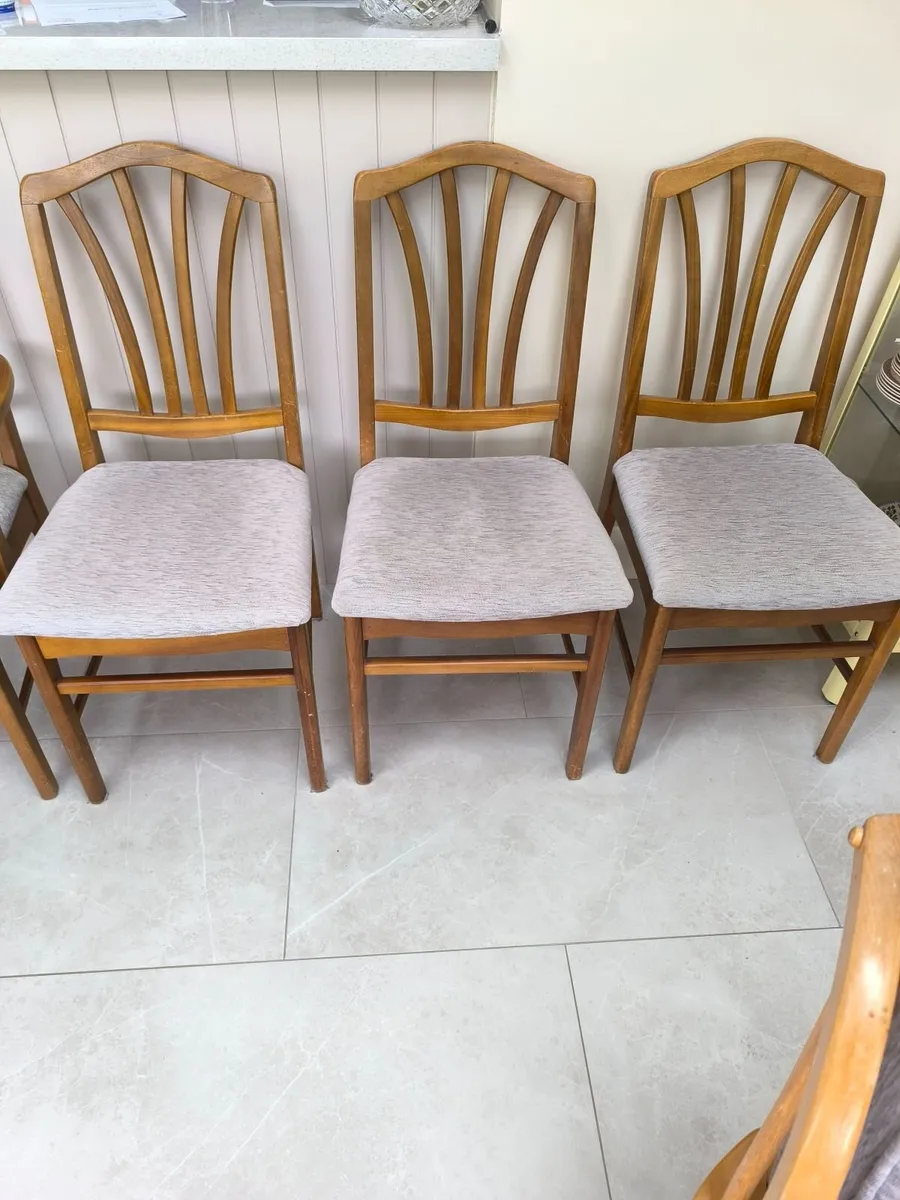 8 Oak dining room chairs. - Image 1