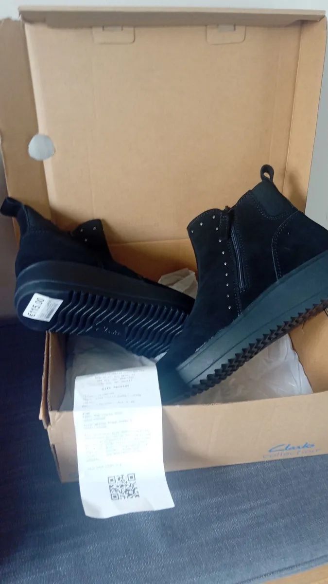 Shoes/boot - Image 1