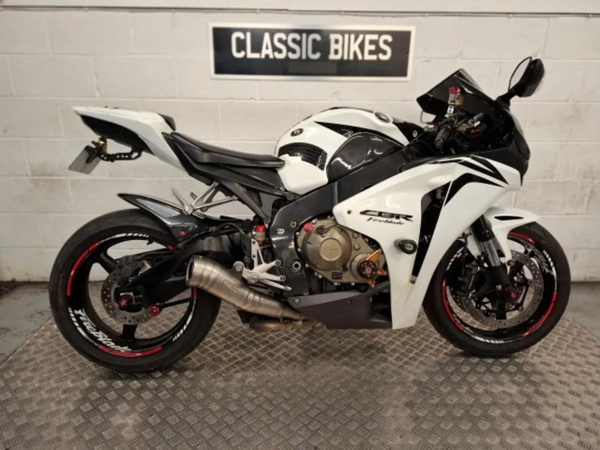 Honda Fireblade 2008 - Image 1