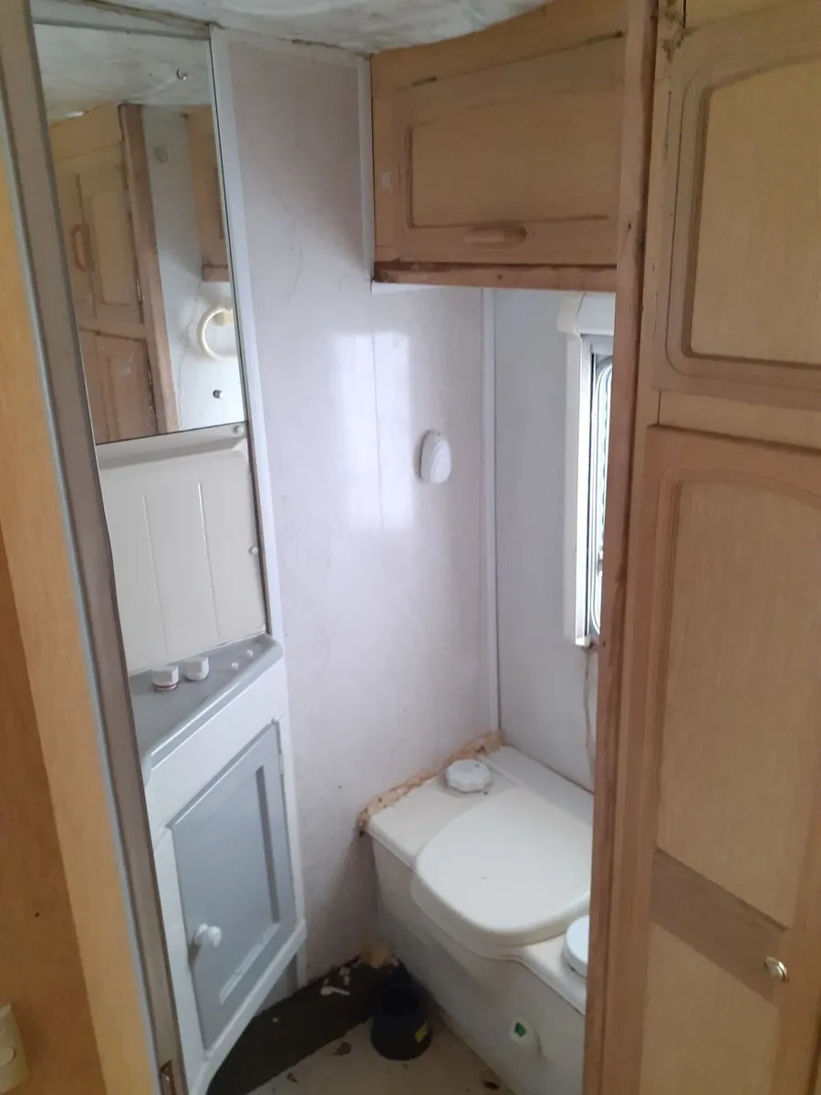 Caravan - Image 3