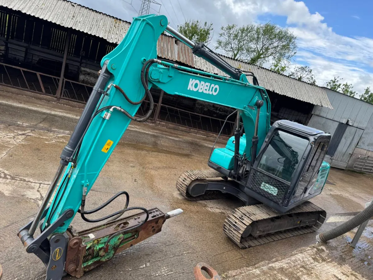 2015 Kobelco SK140 LC Excavator - Image 2