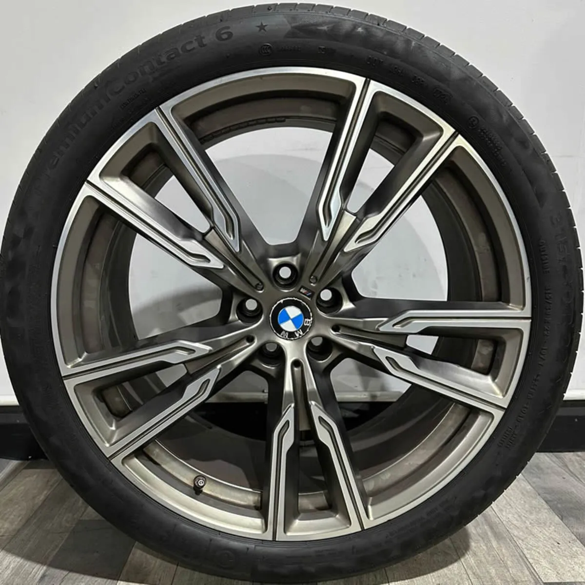 22" Genuine BMW 747m Alloy Wheels & Continentals - Image 4