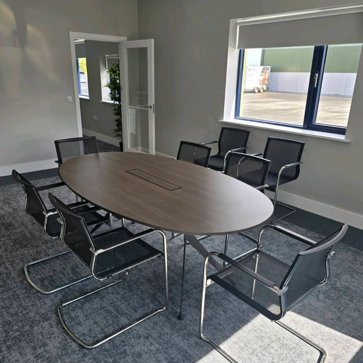 König Neurath and ICF meeting chairs. - Image 1