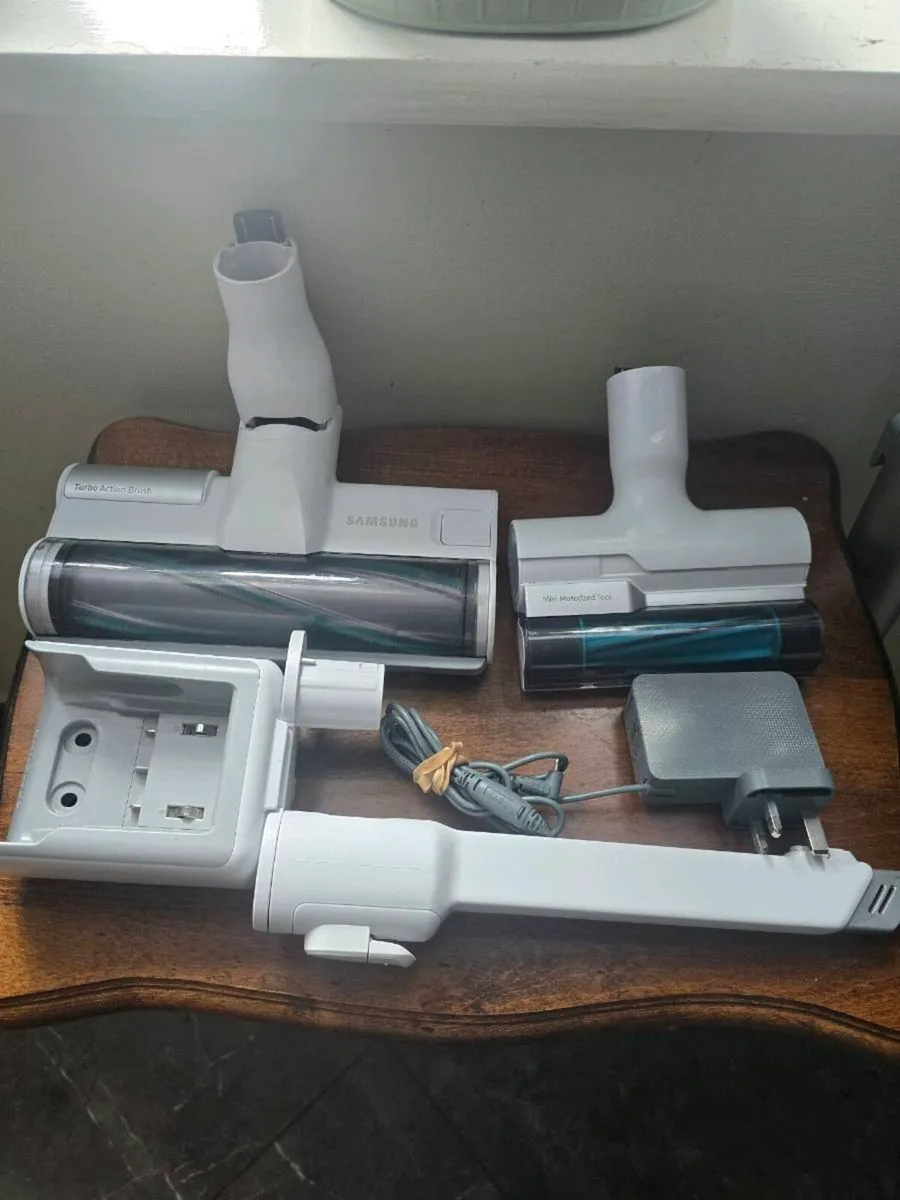 Samsung Jet 70 Complete Cordless Vacuum Cleaner - Image 3