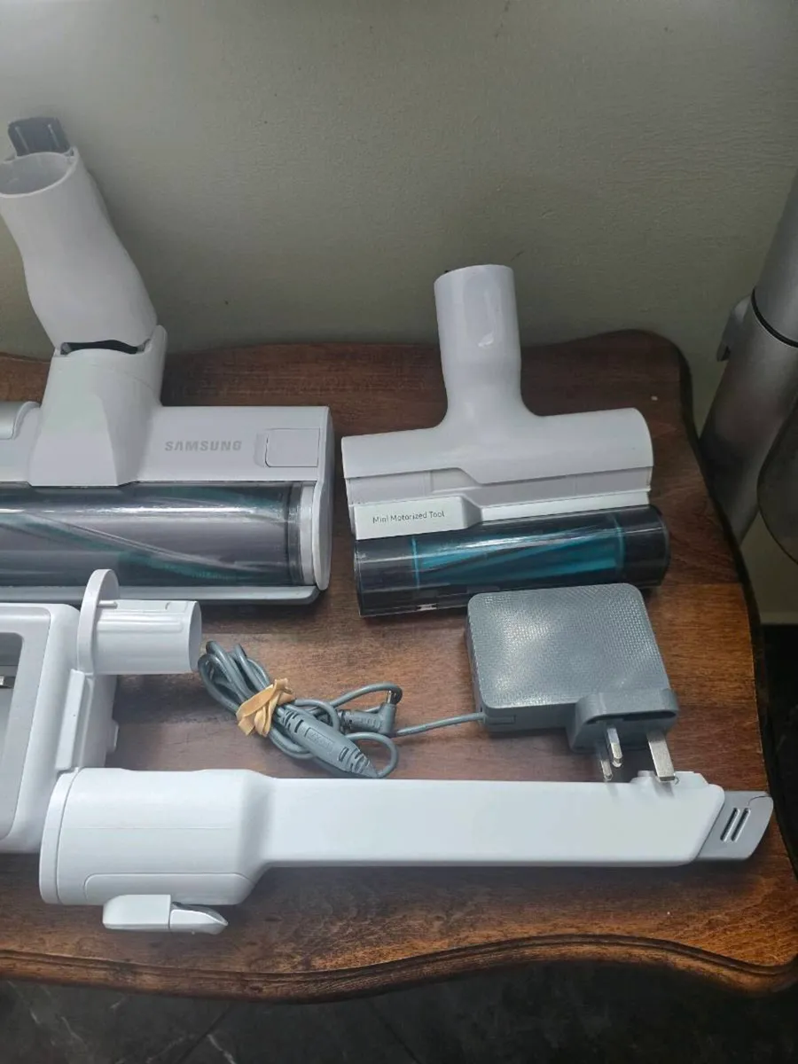 Samsung Jet 70 Complete Cordless Vacuum Cleaner - Image 4