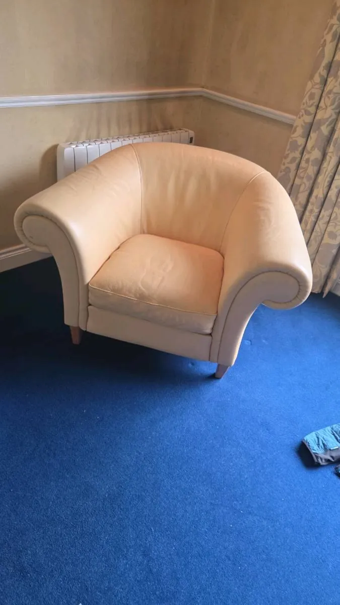 3 setter couch - Image 1