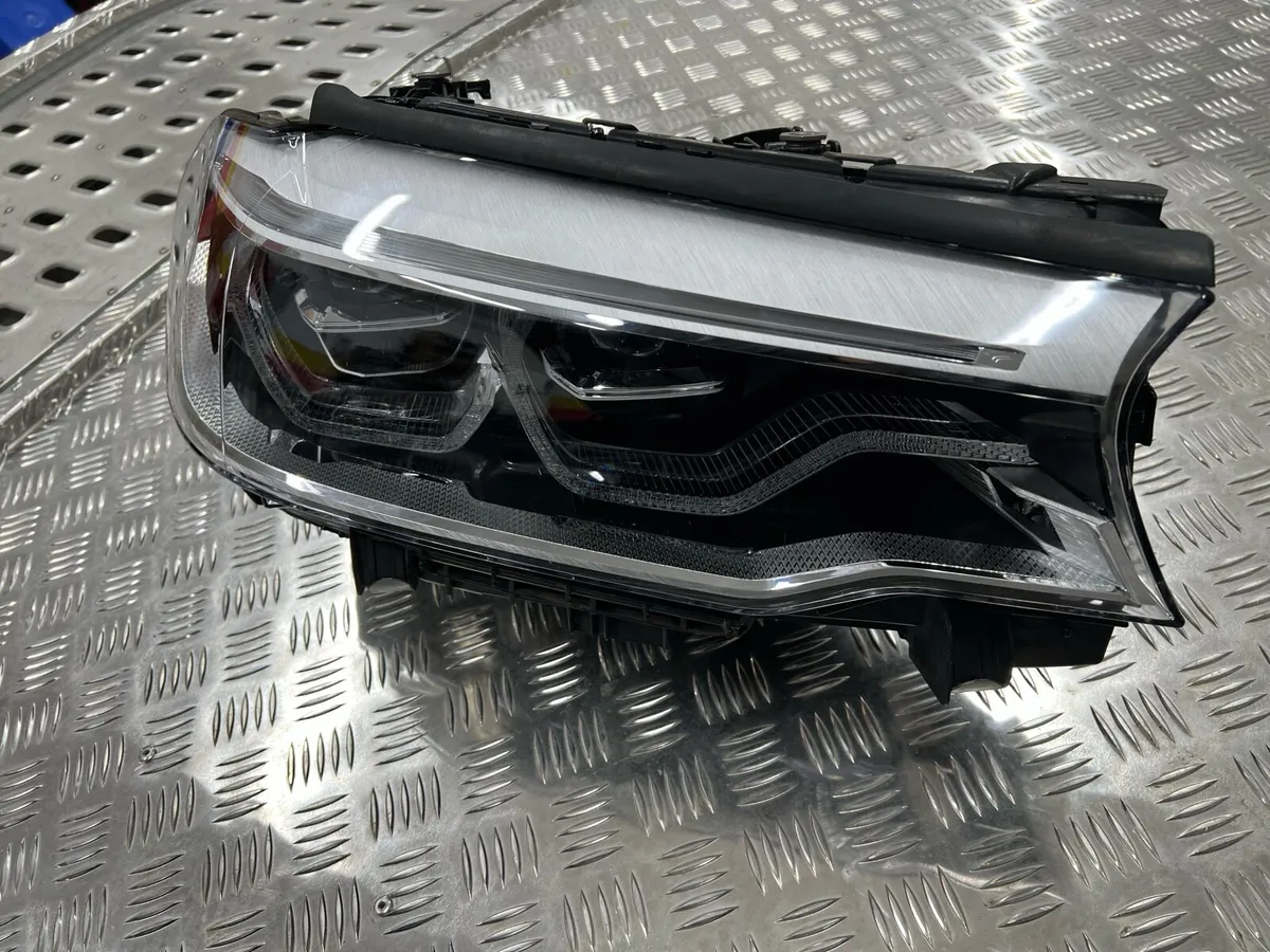 F10 and G30 headlights - Image 1