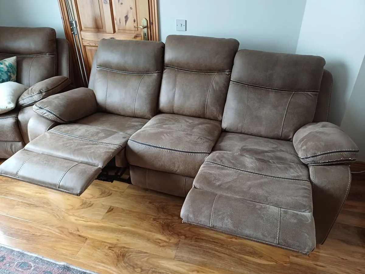 Recliner 3 seater and chair - Image 4