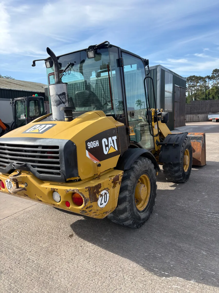 2011 CAT Wheeled loader & Bagging Bucket - Image 4