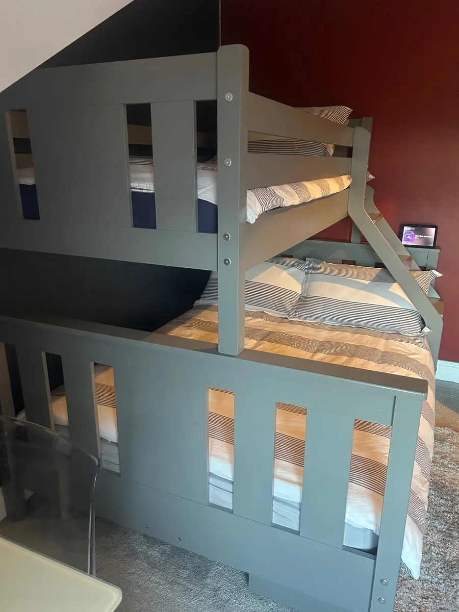 Triple Sleeper Bunk Bed - Image 4