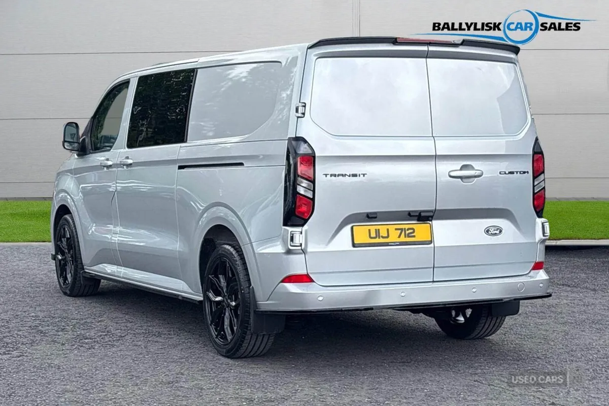 Ford Transit Custom 2.0 320 EcoBlue Limited Crew V - Image 2