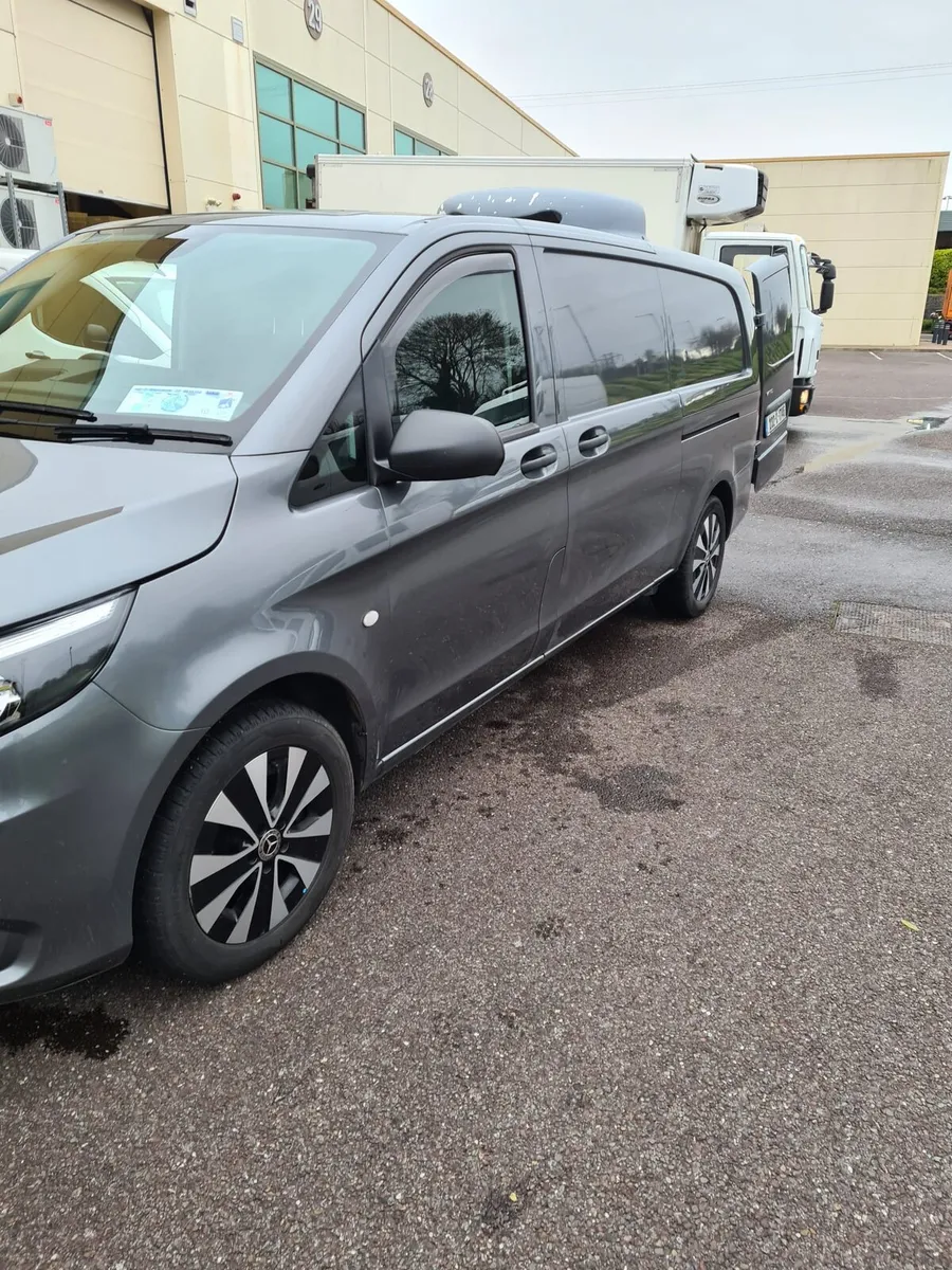 Mercedes-benz vito 119  automatic freezer - Image 1
