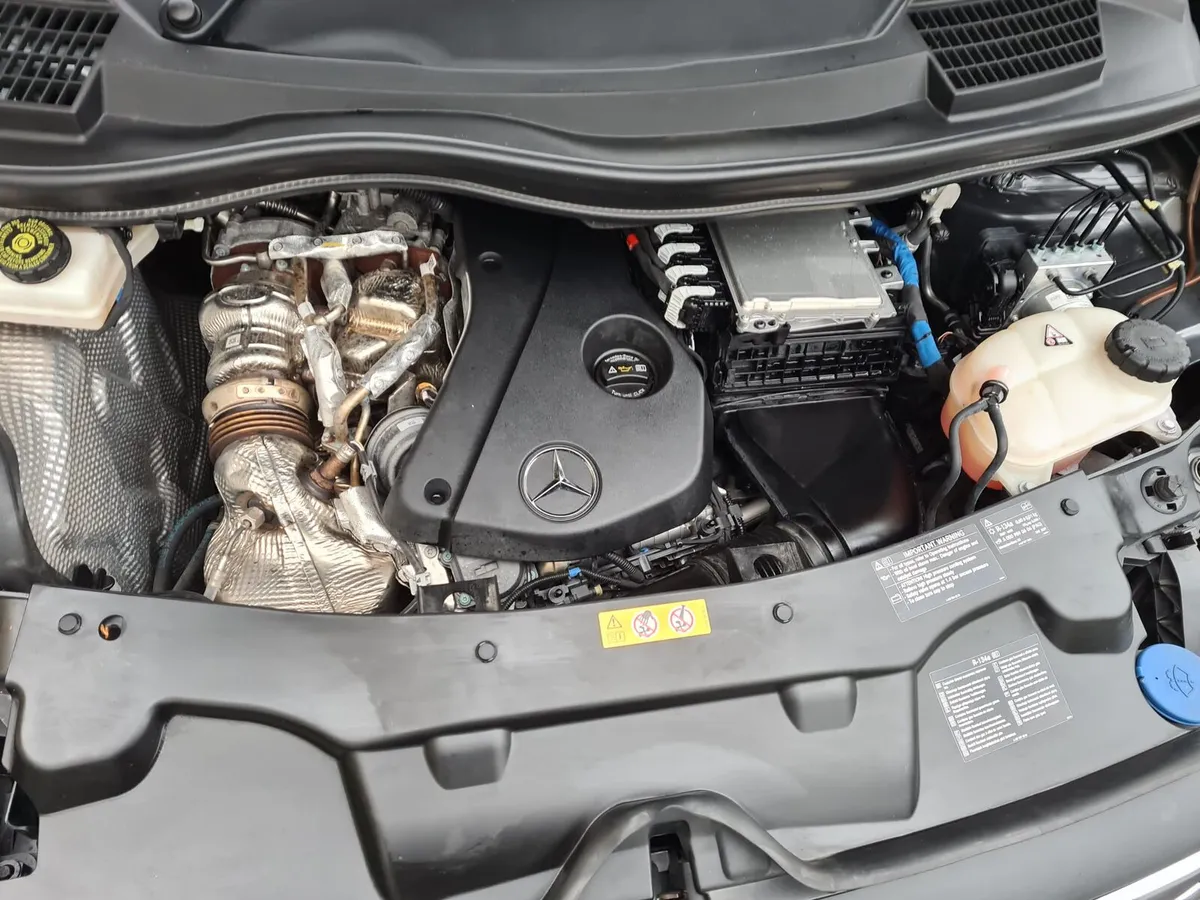 Mercedes-benz vito 119  automatic freezer - Image 2