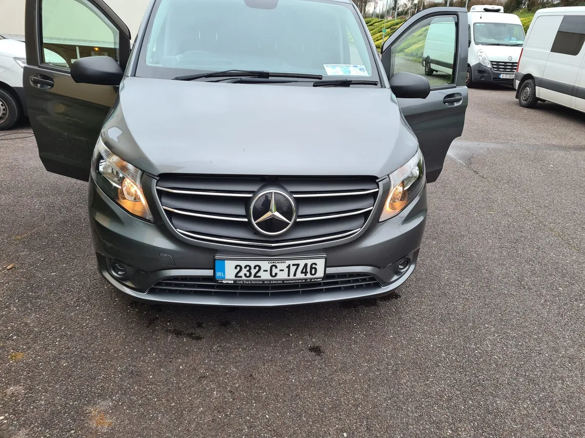 Mercedes-benz vito 119  automatic freezer - Image 3