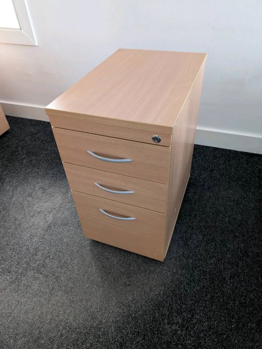 Office cabinet - Image 1