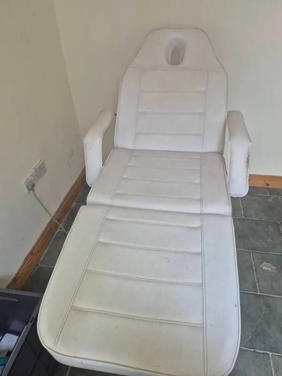 Maggage Chair - Image 3