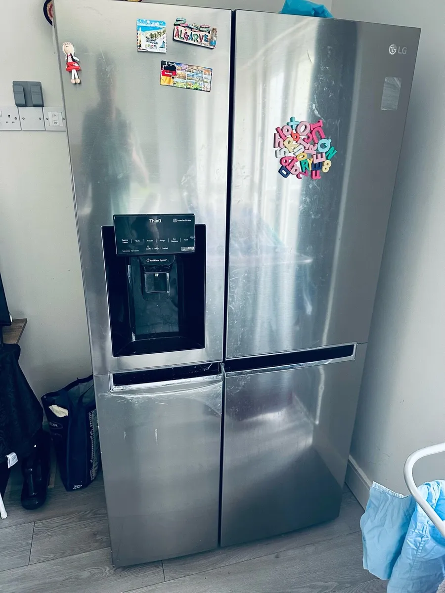 LG American Fridge-Freezer - Image 3