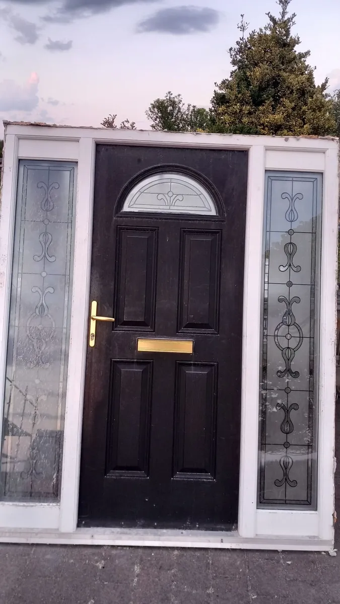 Front door and frame - Image 1