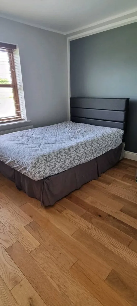 Double bed - Image 1
