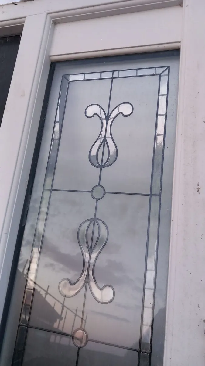 Front door and frame - Image 4