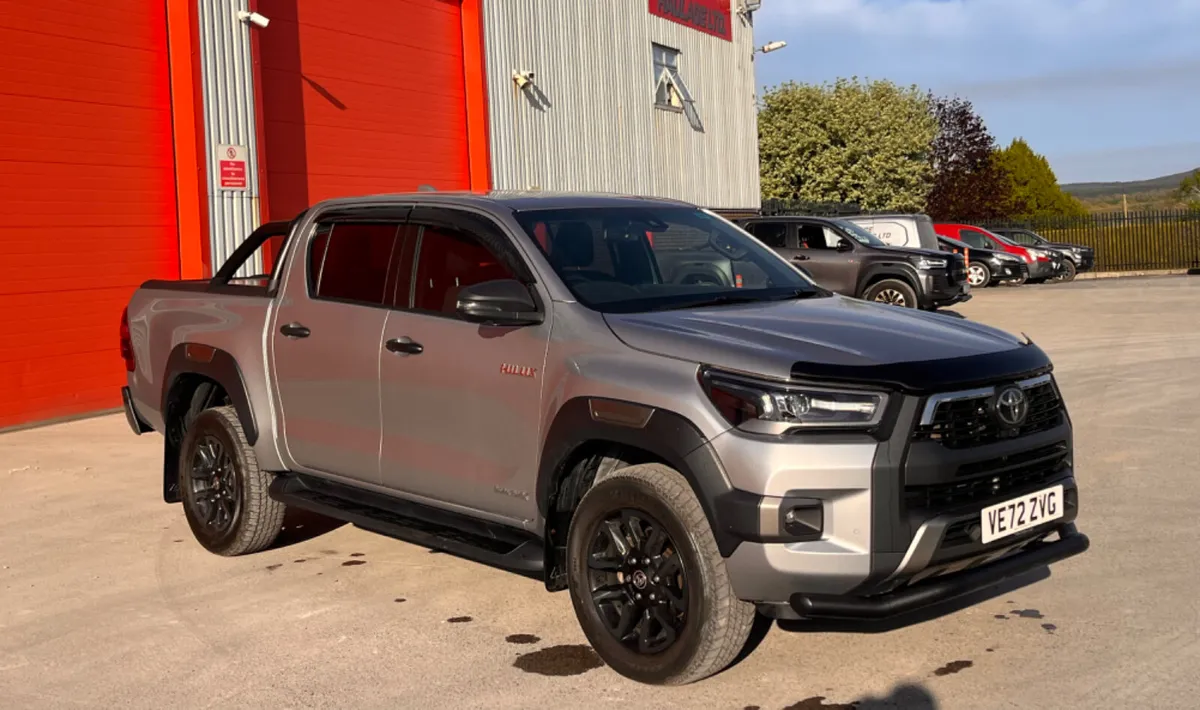 2021 Toyota Hilux 2.8 Invincible X Auto - Image 2