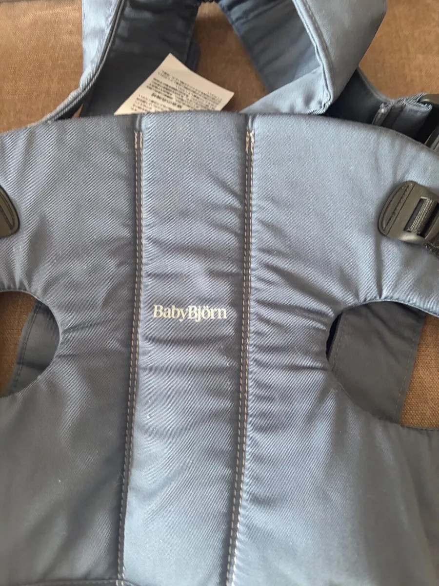 Baby Bjorn baby carrier and winter cover - Image 4