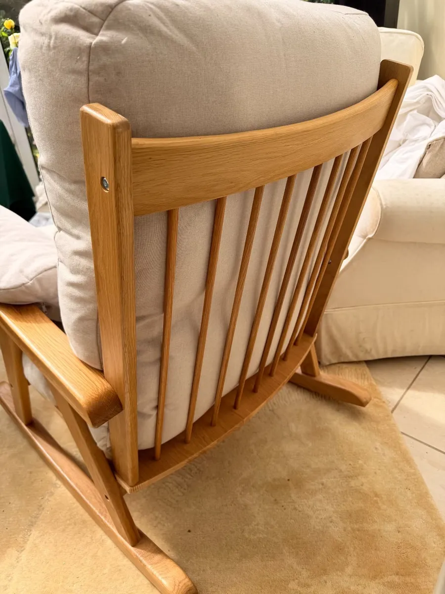 Nursery rocking chair - Image 2