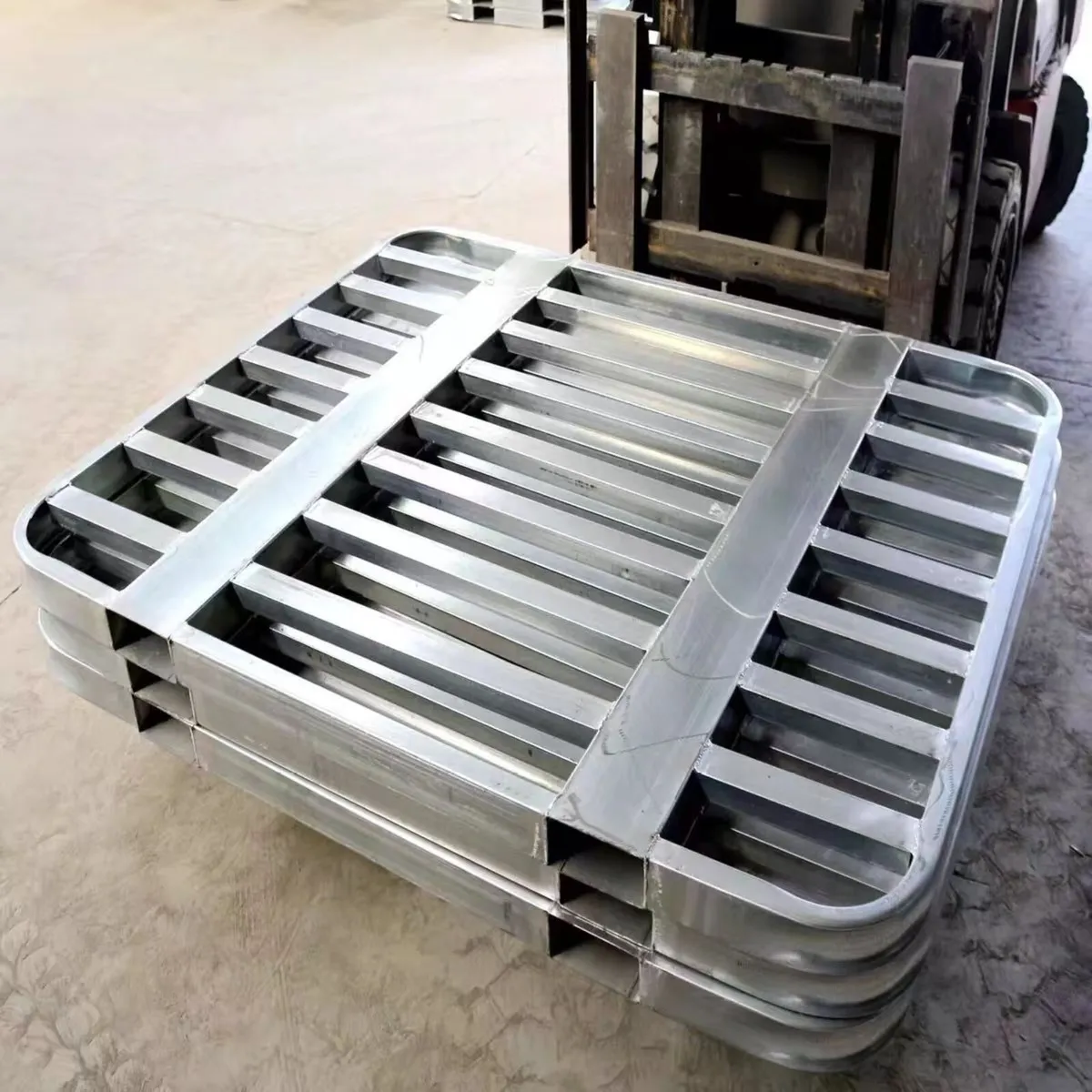 Metal / Steel Pallet