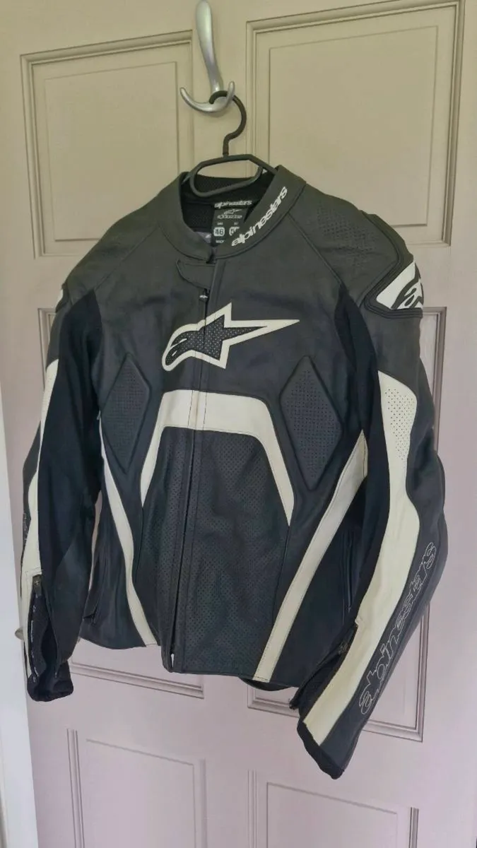 Motorcycle & Bicycle Gear - Image 1