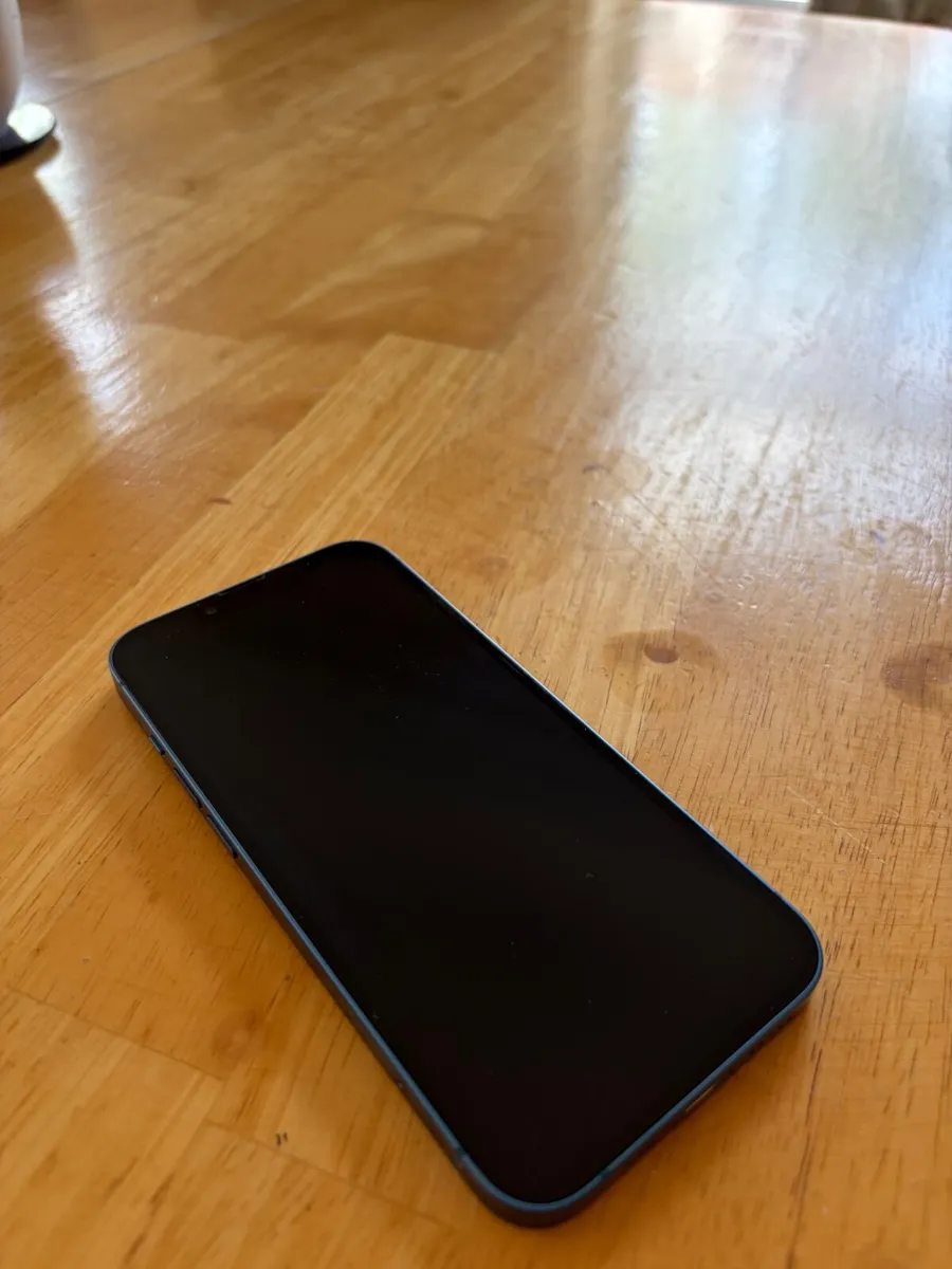 iPhone 13 - Image 3