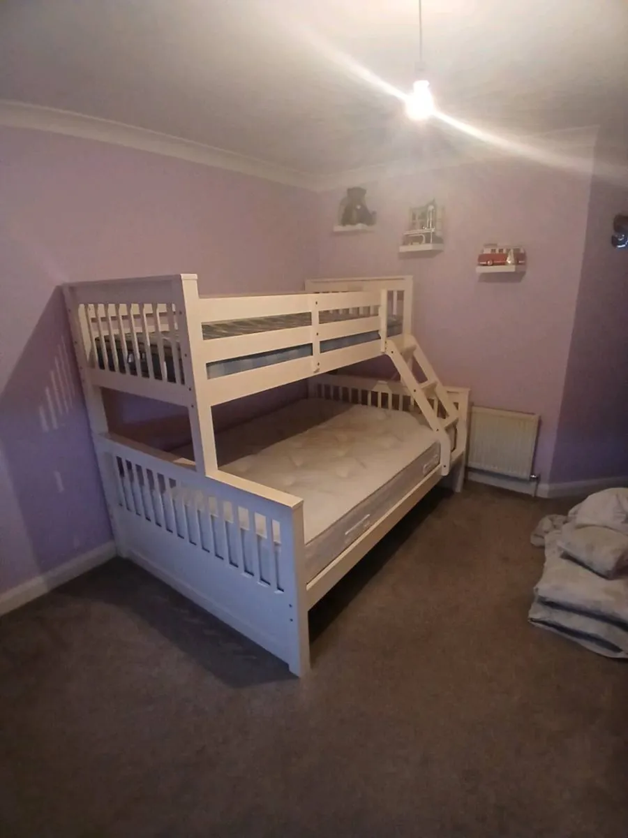 Double bunk bed - Image 1