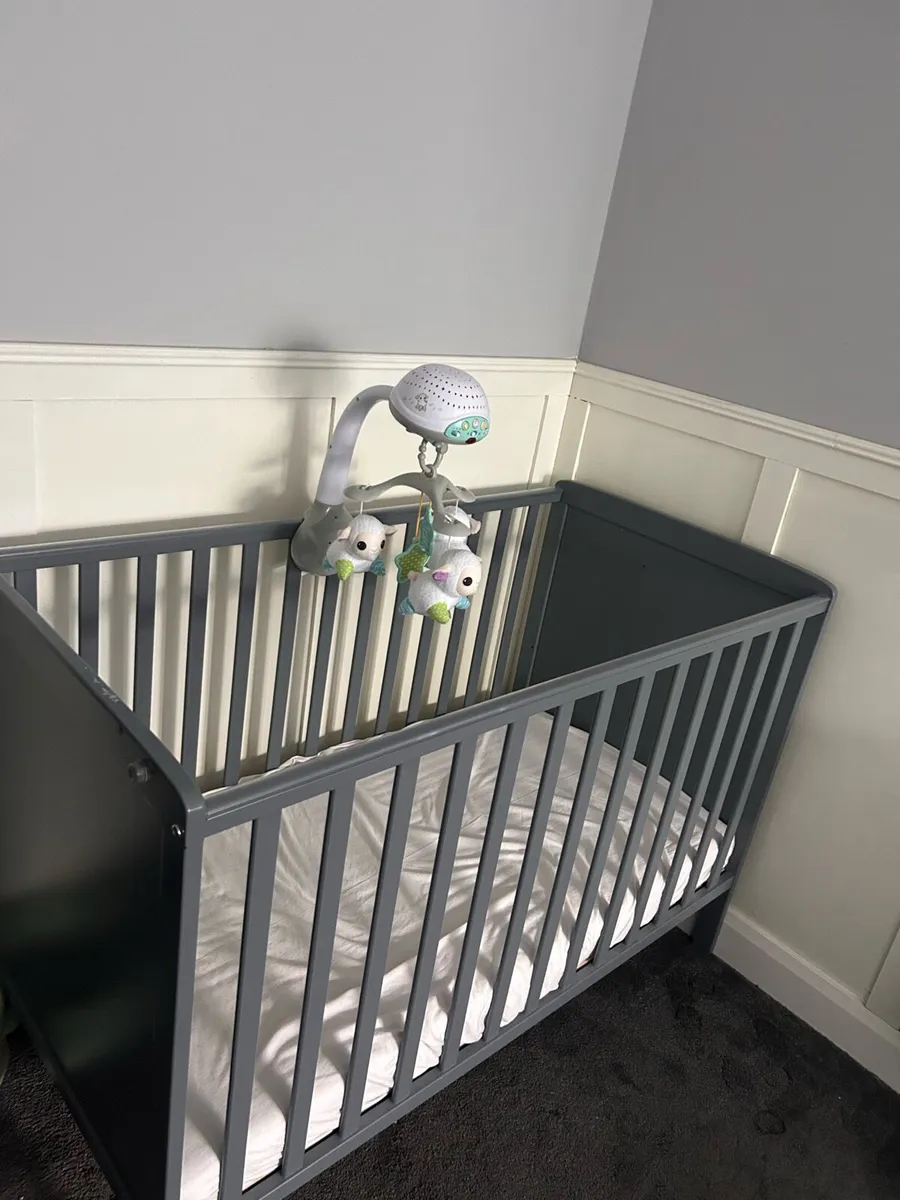 Baby cot - Image 2
