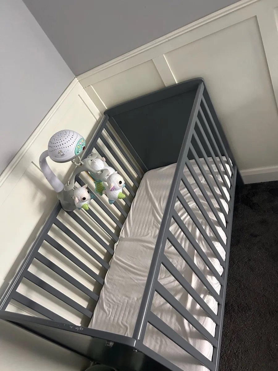 Baby cot - Image 3
