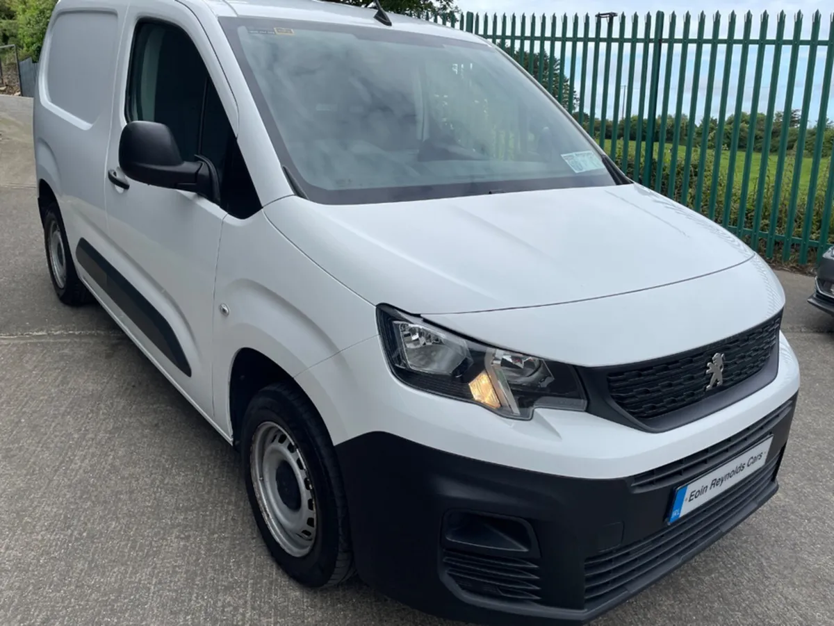 Peugeot Partner ACTIVE 1.5 BLUE HDI 10 100 6.3 2DR - Image 2