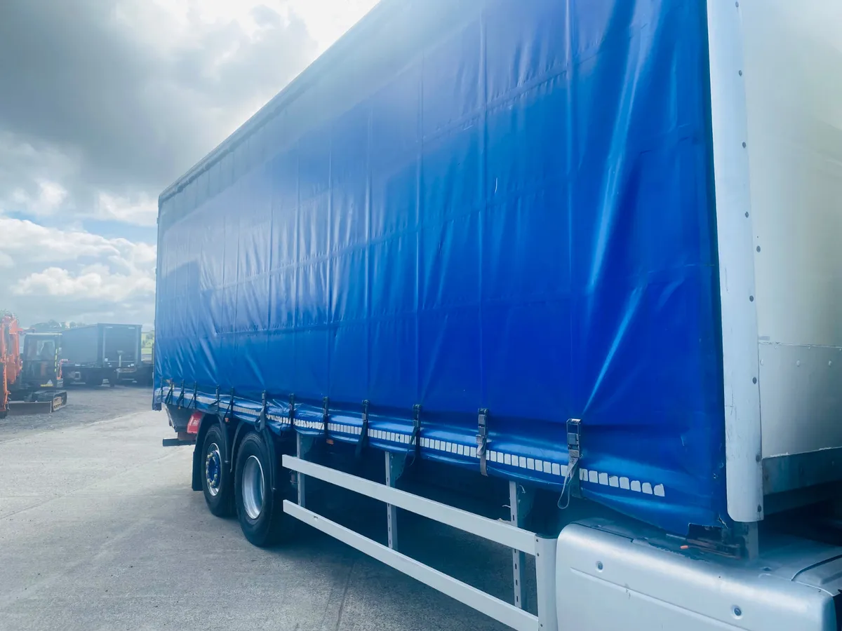 2017 Daf cf 330 6x2 Curtiansiders - Image 4