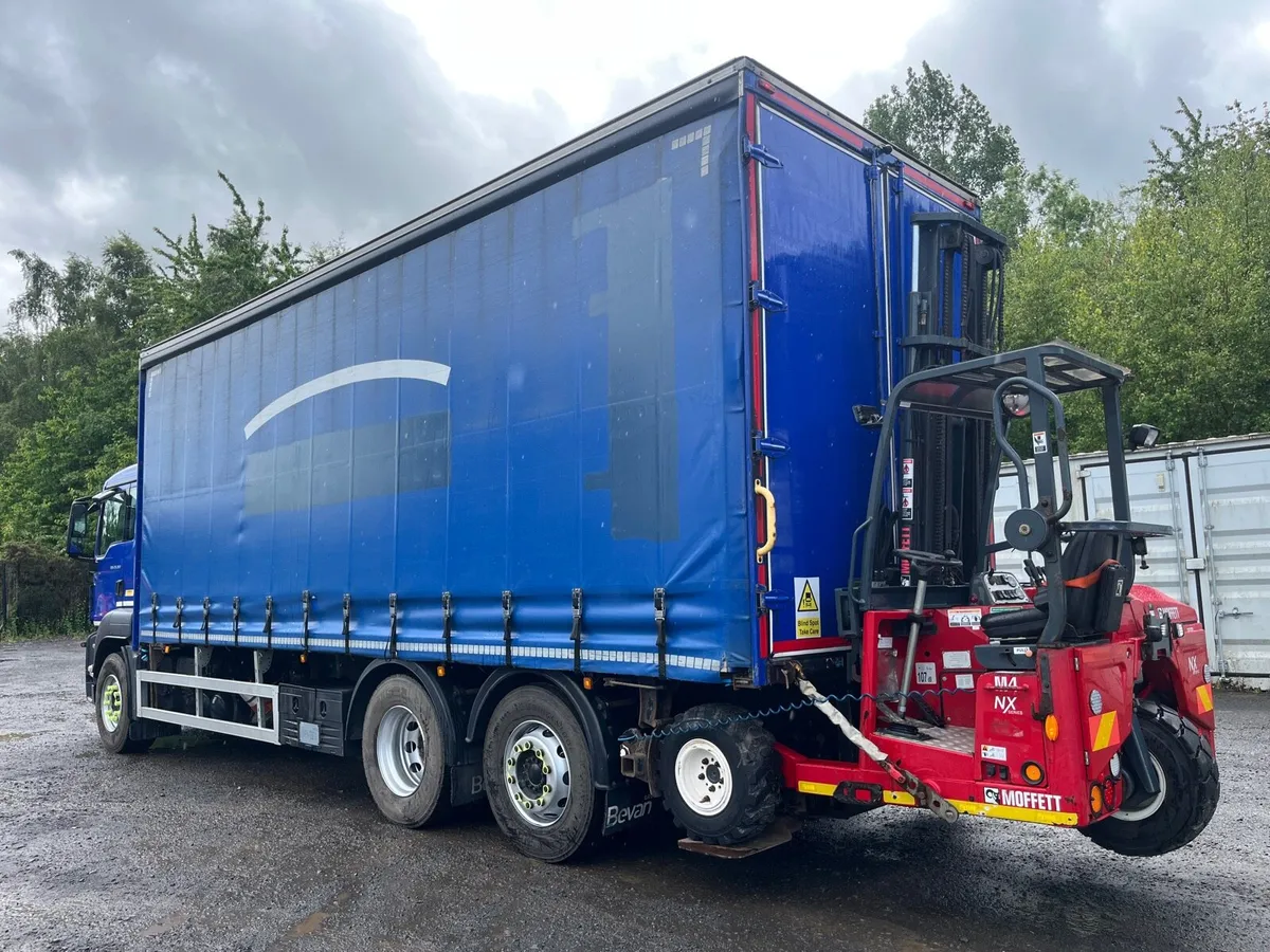 2017 Man TGS 26.360 6x2 Curtainside Moffett Lorry - Image 3