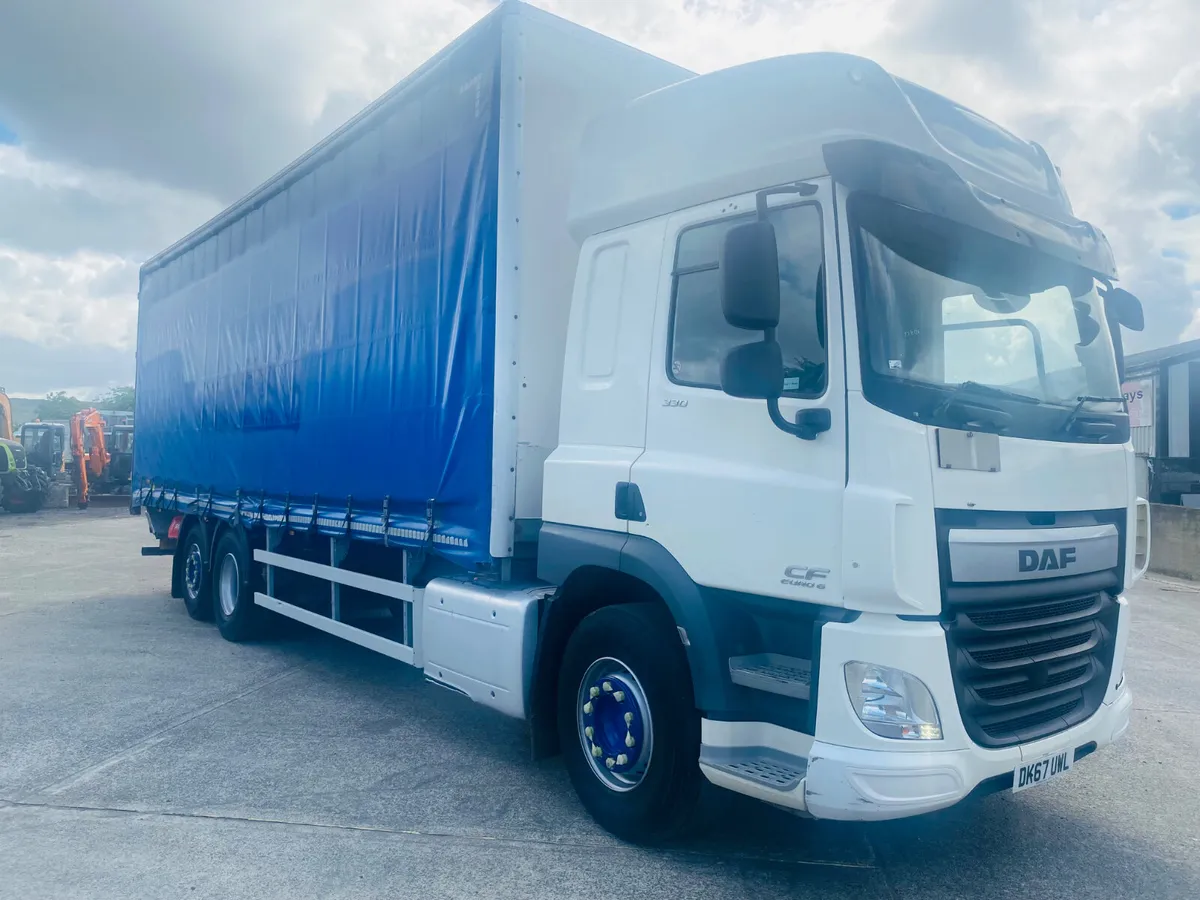 2017 Daf cf 330 6x2 Curtiansiders - Image 2