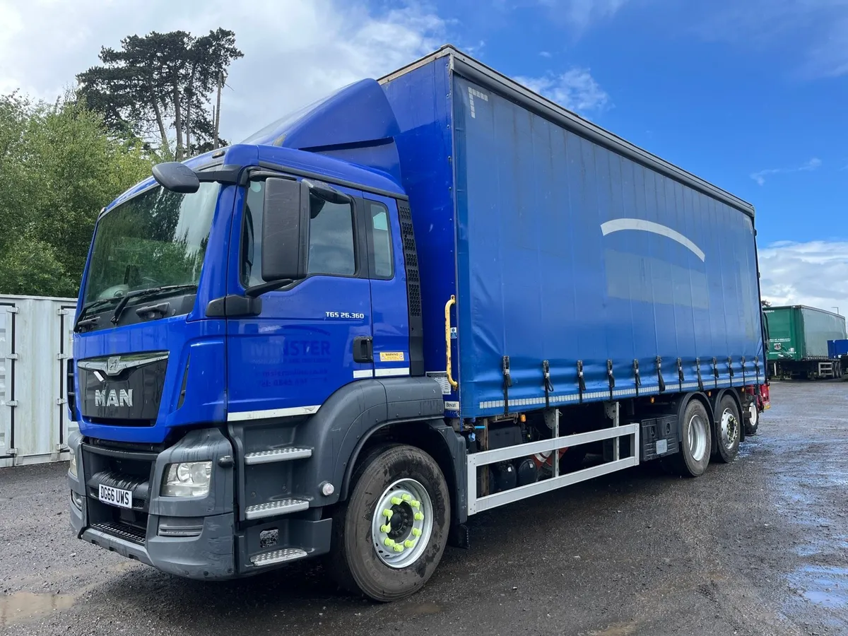 2017 Man TGS 26.360 6x2 Curtainside Moffett Lorry - Image 2