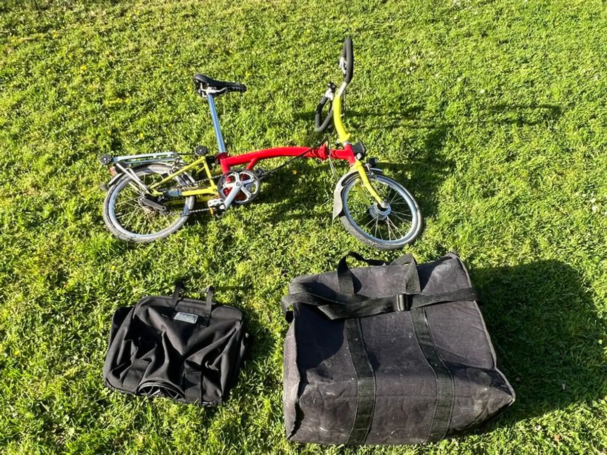 Rare & Eye-Catching: 6-Speed Brompton P-Type (Red/Yellow Edition) - Image 3
