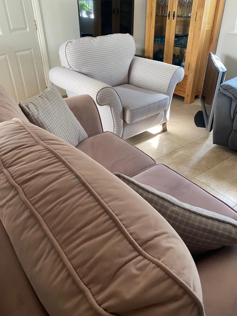 Couch - Image 2