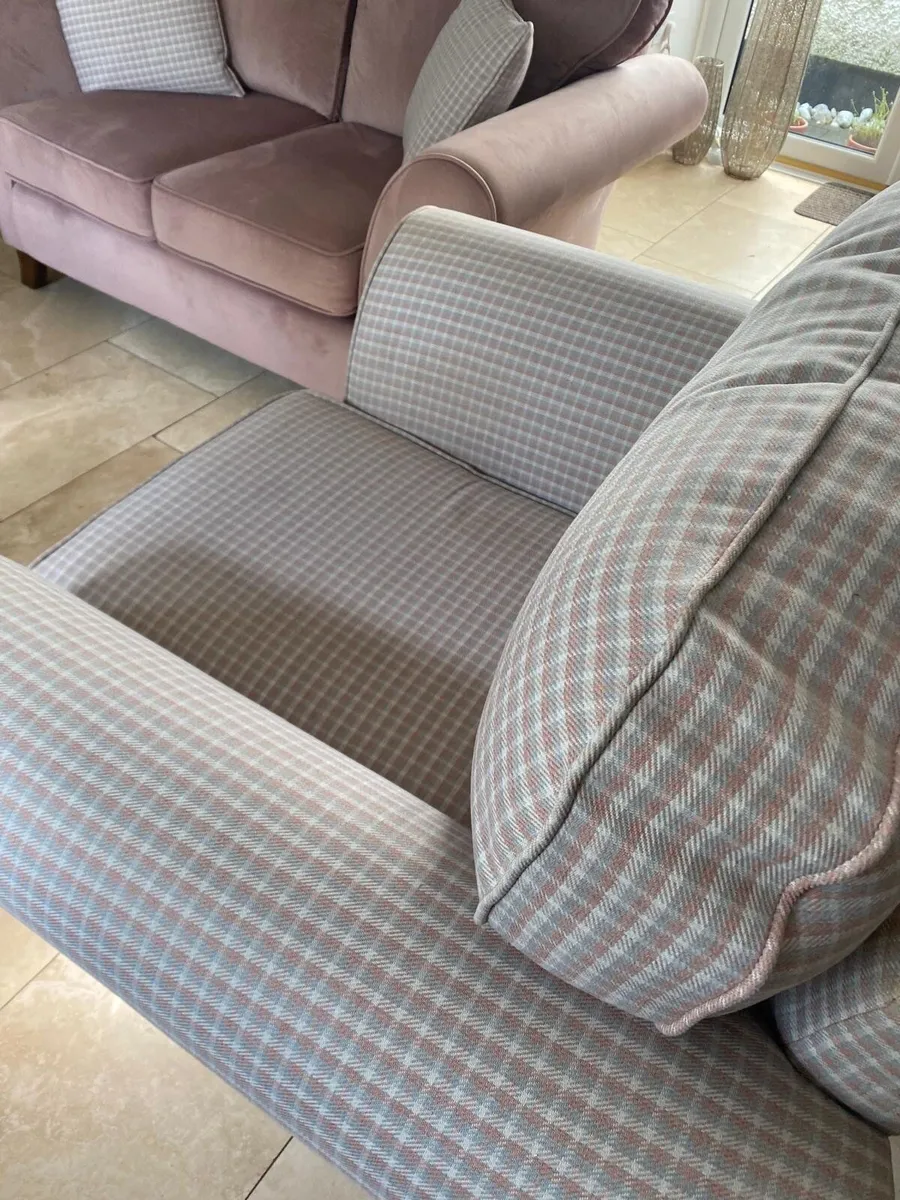 Couch - Image 3