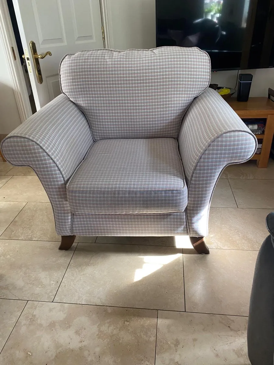 Couch - Image 4