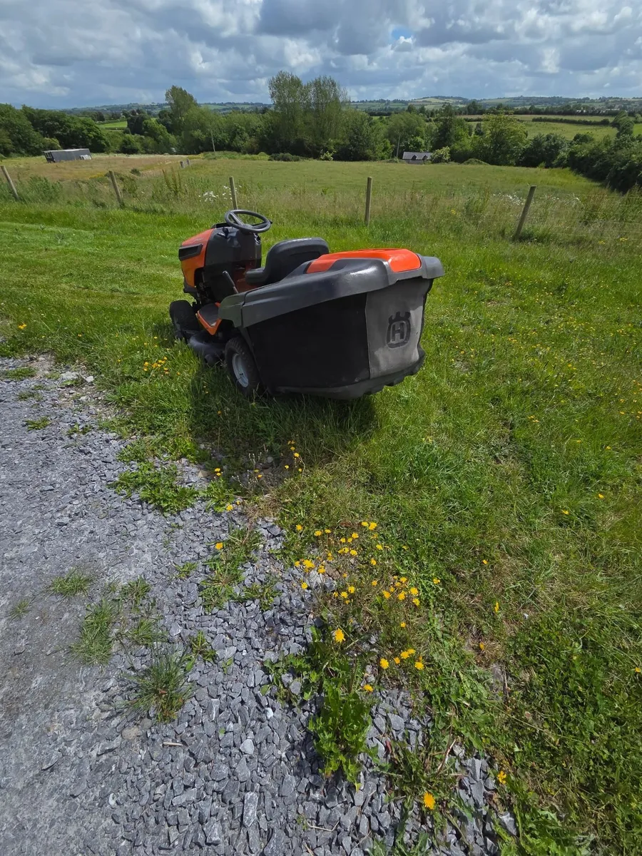 For sale huskqarna TC142 ride on mower - Image 3