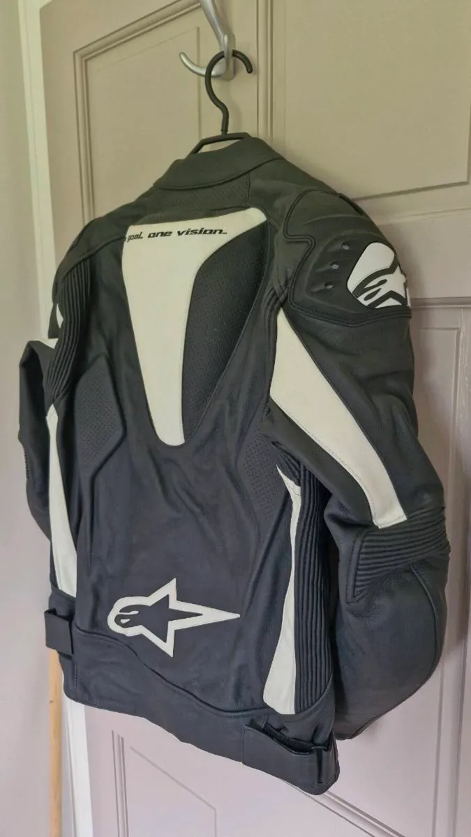 Motorcycle & Bicycle Gear - Image 2