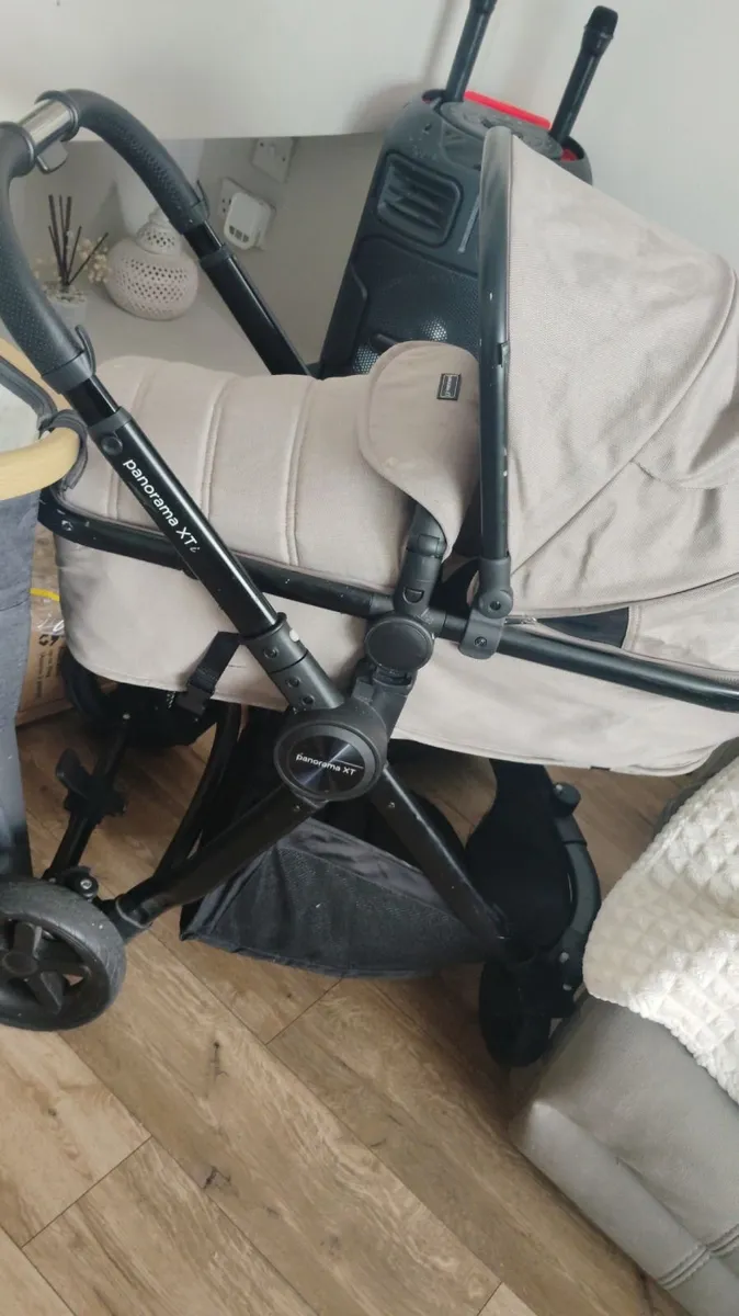 Baby cot and buggy car seat and stand bundle - Image 2