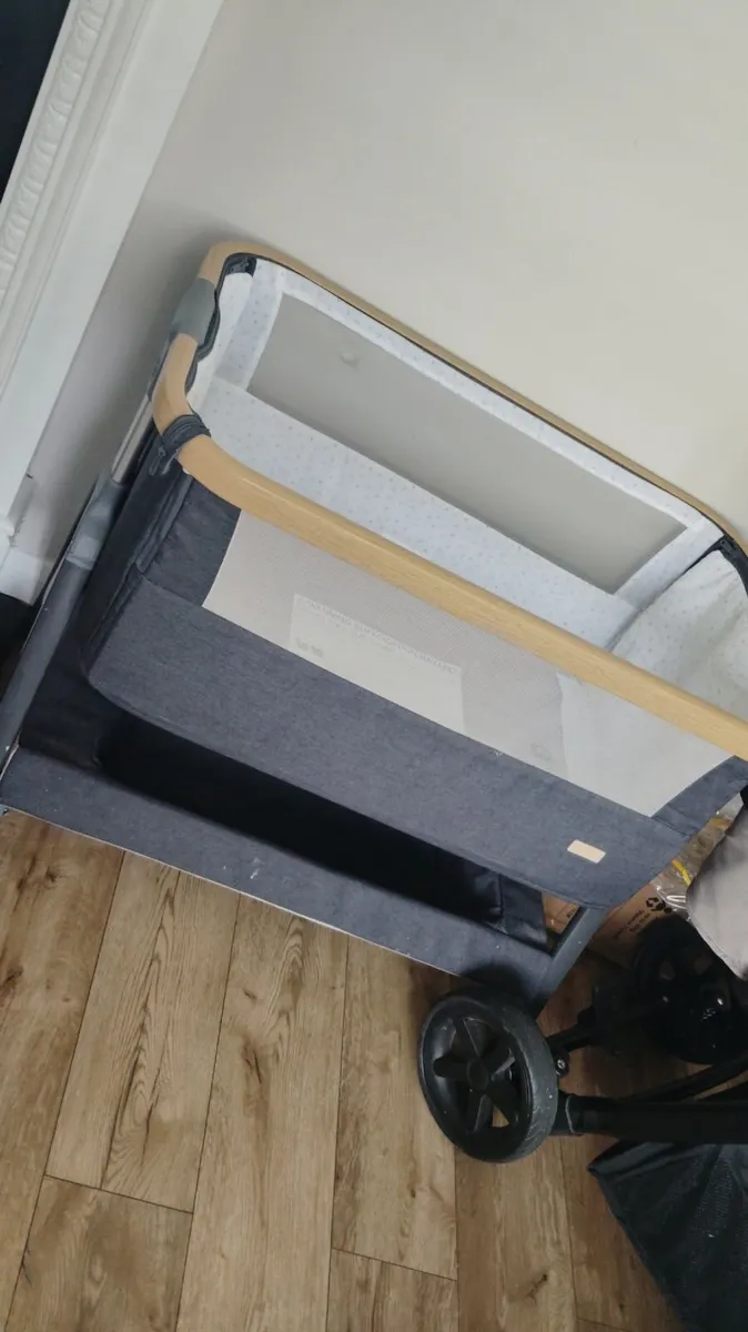 Baby cot and buggy car seat and stand bundle - Image 3