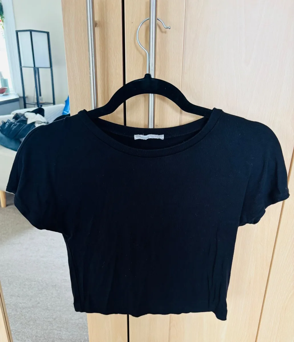 Black Cropped T-Shirt - Image 1