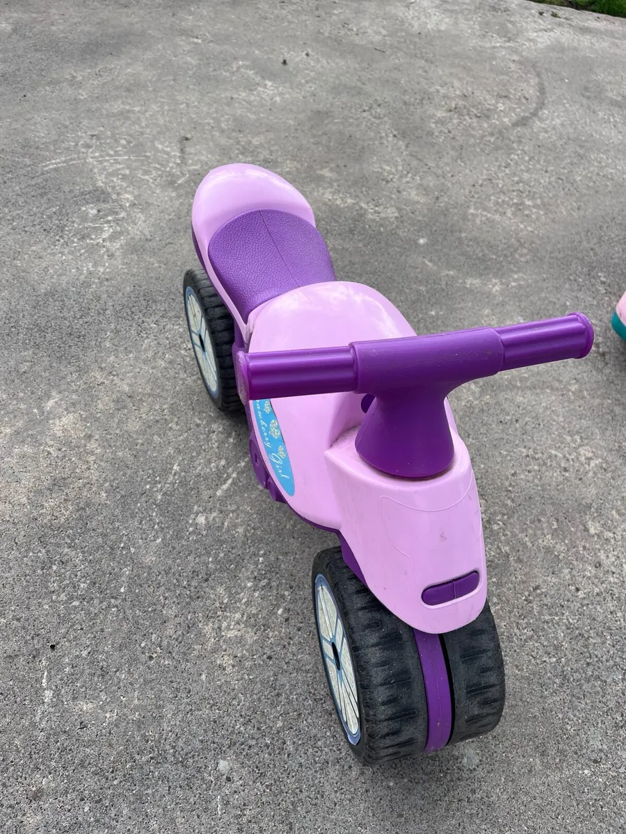 Scooter, motorbike, car - Image 2
